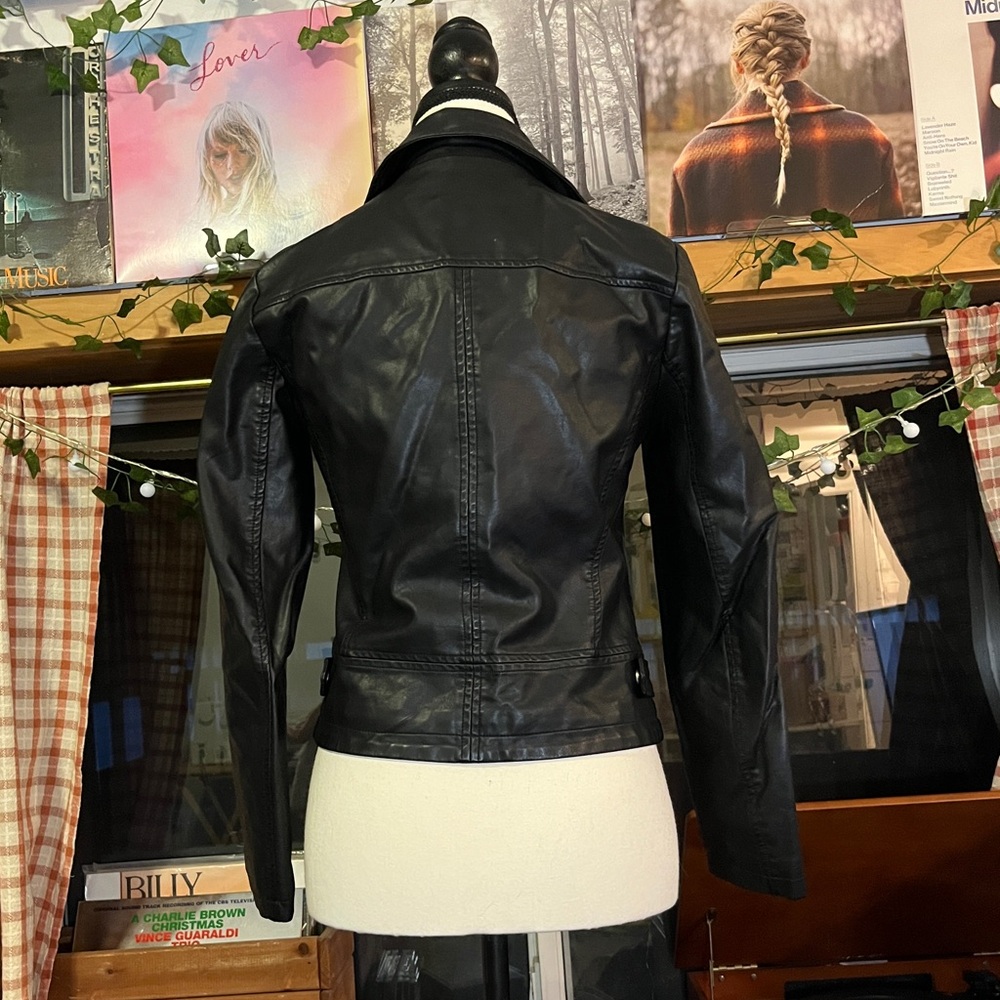 🏍️Faux Leather Jacket🏍️ - Picture 2 of 4